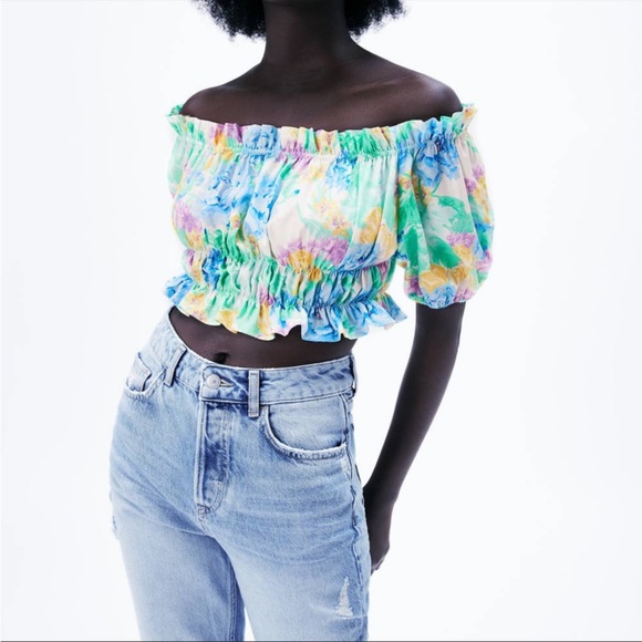 Zara Tops - Zara Floral Printed Cropped Top